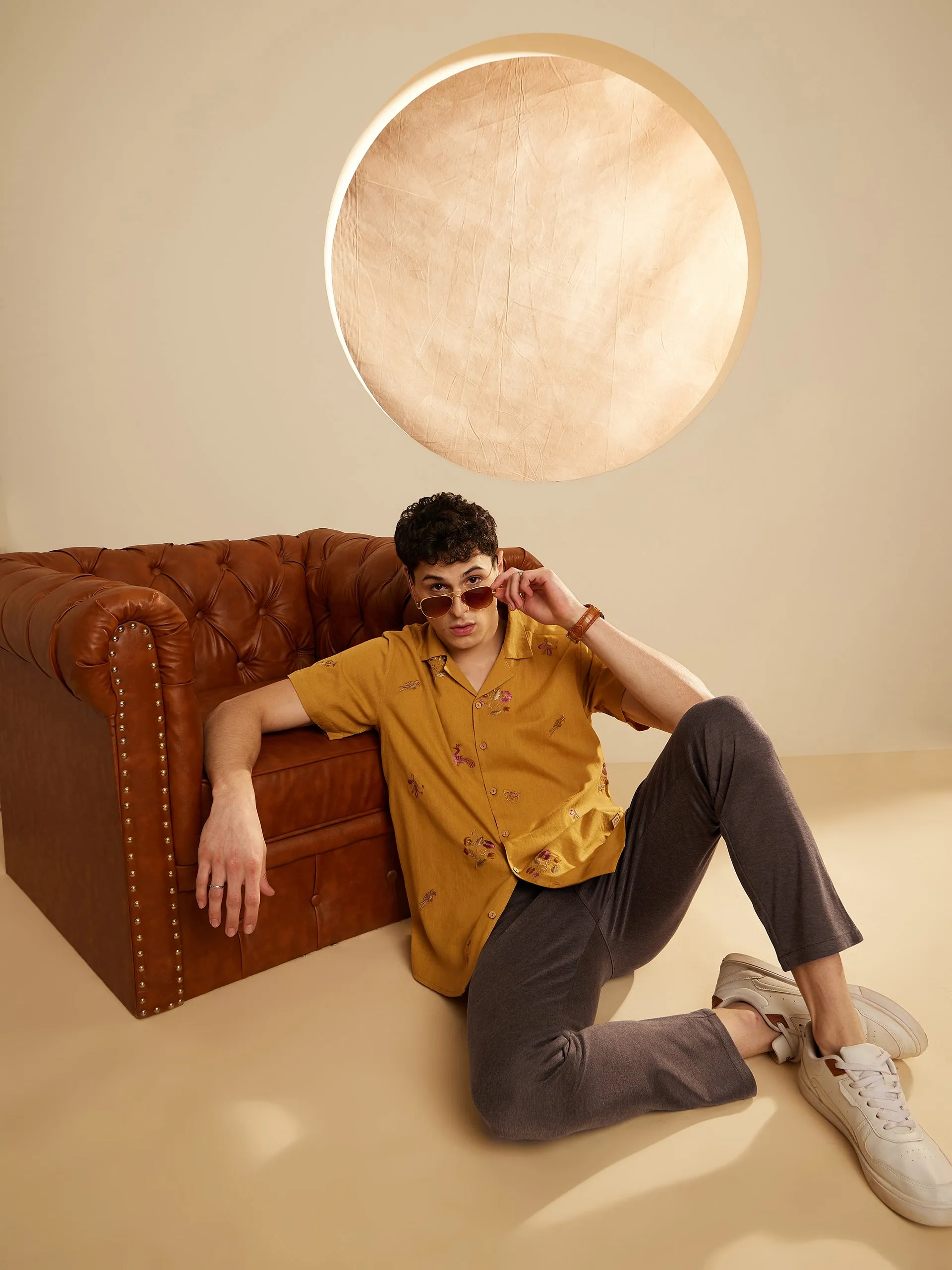 Brown: Textured Stretchable Chinos