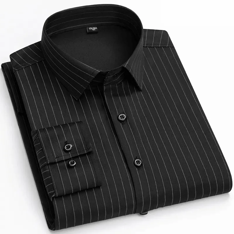 Men's Classic Long-Sleeve Shirt with Chest Pocket