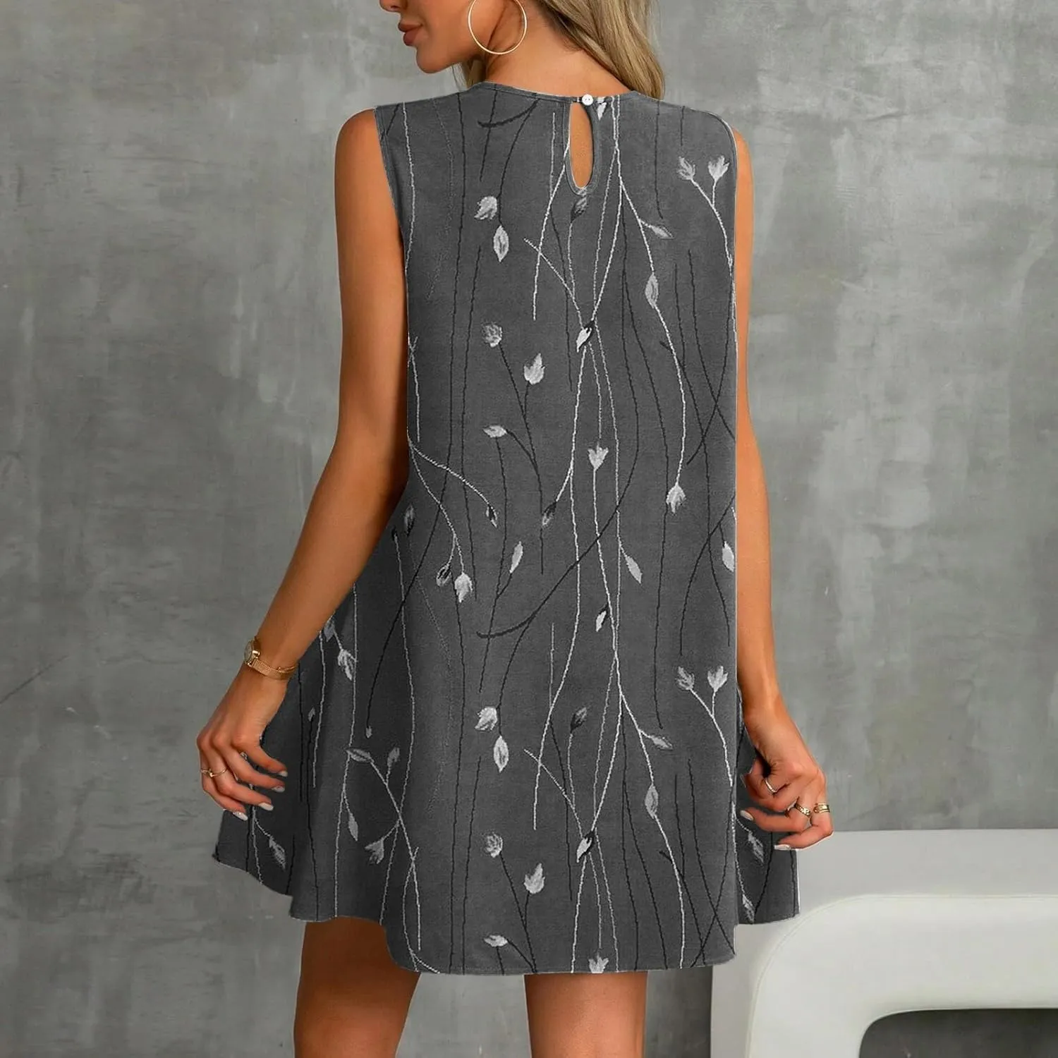 Summer Dresses 2025 Casual Crew Neck Vintage Floral Sleeveless Ruffle Hem A Line Beach Mini Tank Sundresses with Pockets